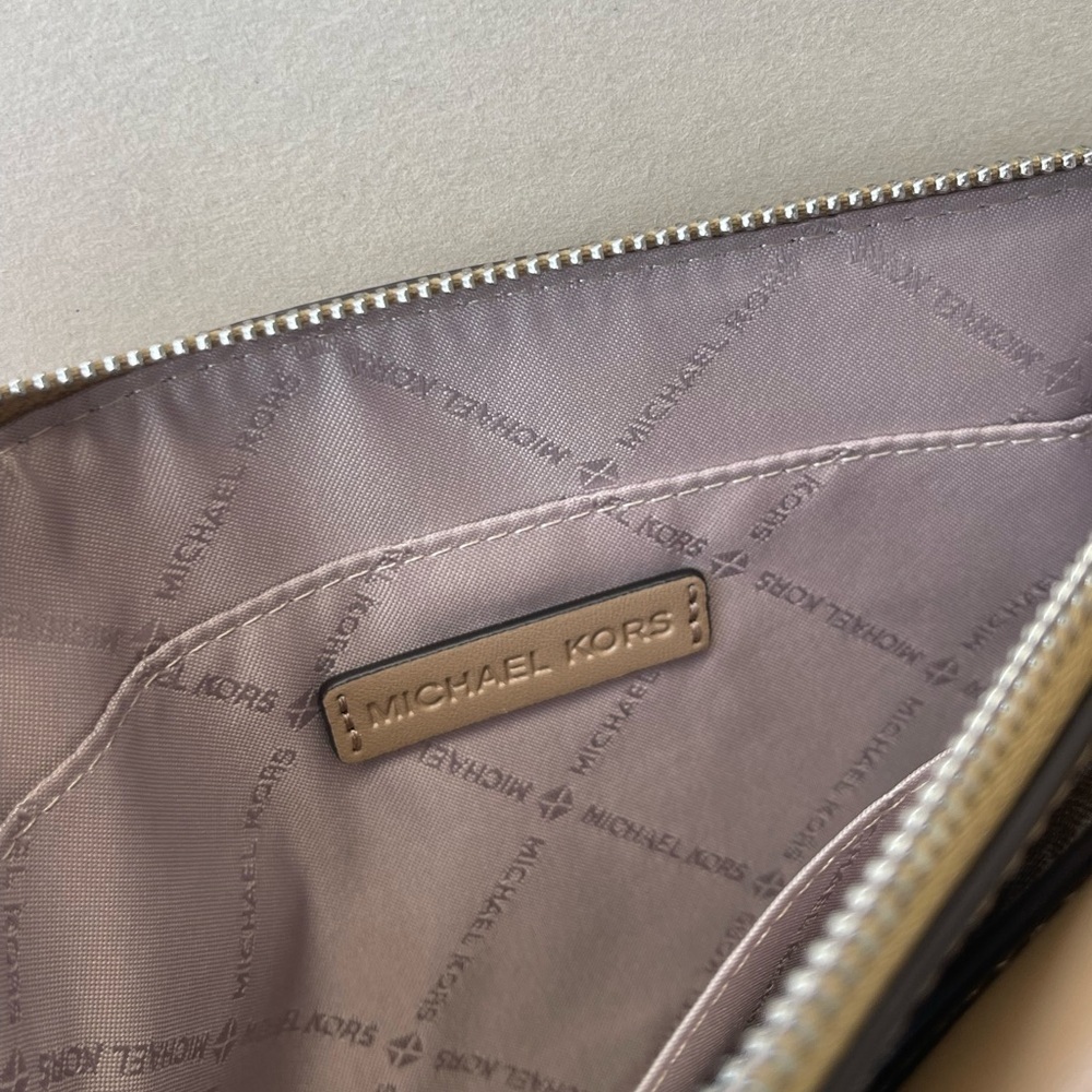 (new+tag) Michael Kors jet set large wristlet clutch plus detachable card case - Picture 10 of 12